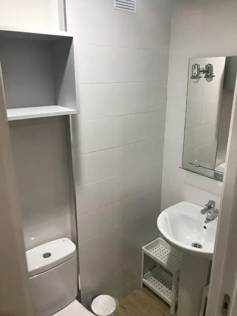Baño de Piso en venta en Granada con Amueblado, Horno y Lavadora