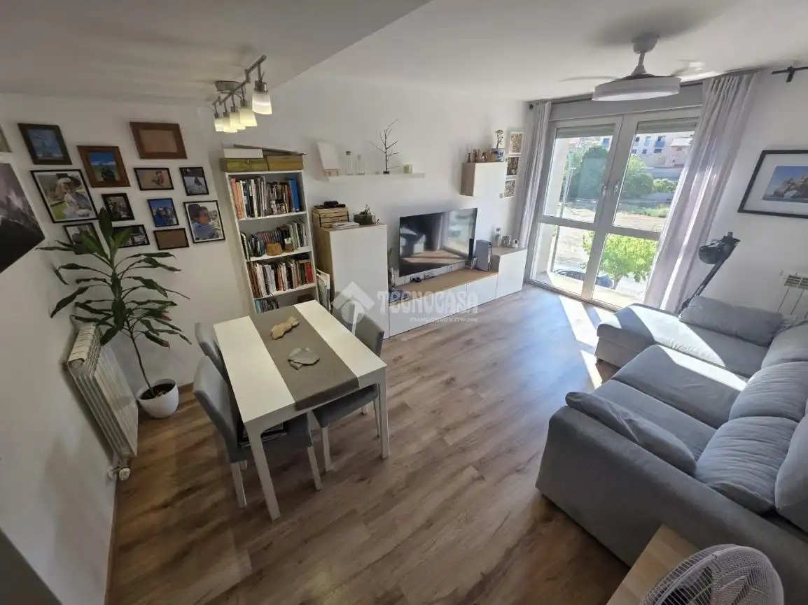 Living room of Flat for sale in Cadrete  with Air Conditioner, Heating and Terrace