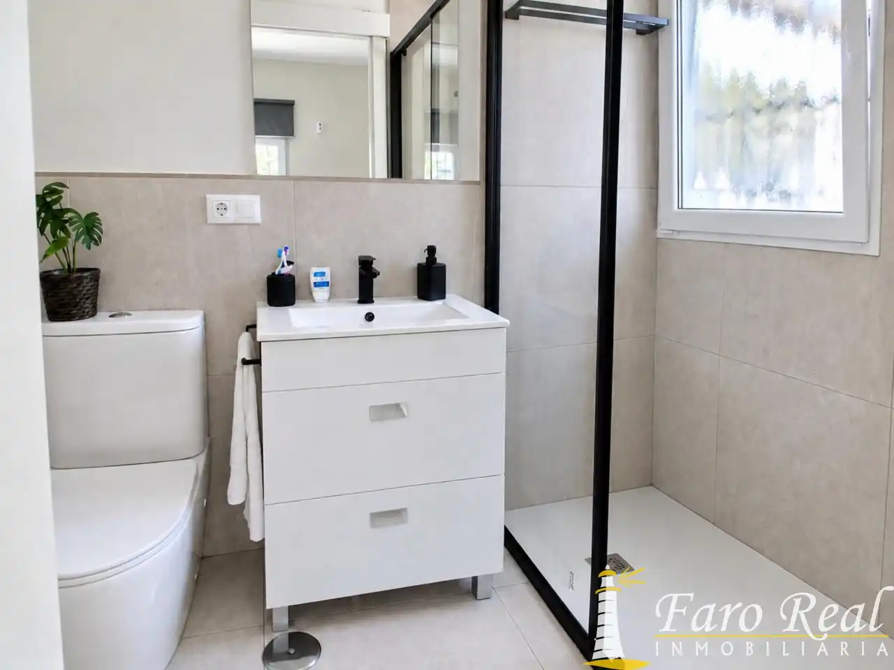 Bany de Apartament de lloguer en Centro - Calzada - Cabo Noval