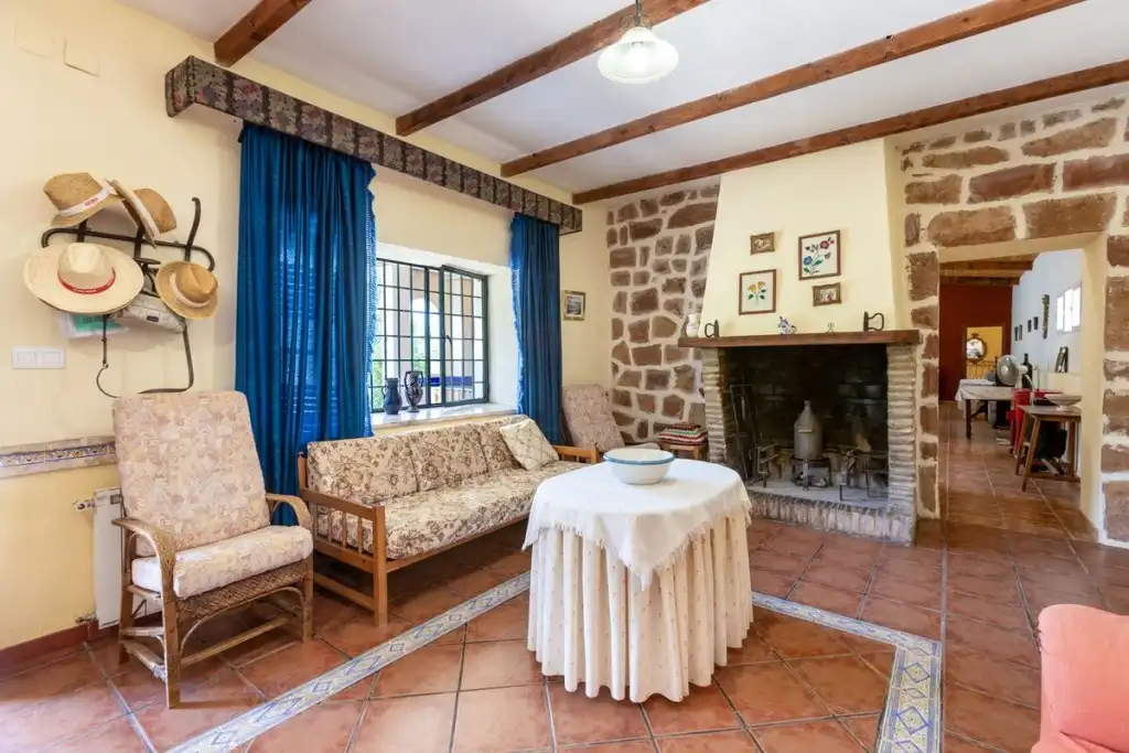 Sala d'estar de Finca rústica en venda en Tierga amb Jardí privat, Terrassa i Traster