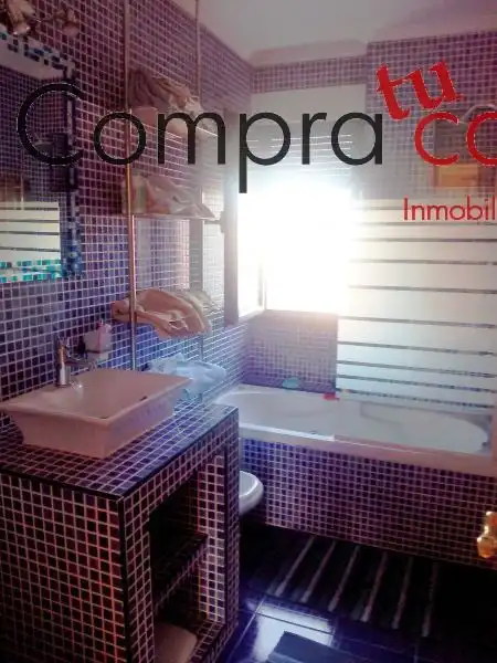 Bany de Casa o xalet en venda en Palazuelos de Eresma amb Calefacció, Jardí privat i Parquet