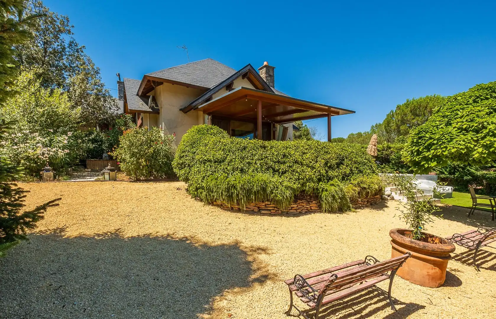 Vista exterior de Casa o xalet en venda en Guadarrama amb Aire condicionat, Calefacció i Jardí privat