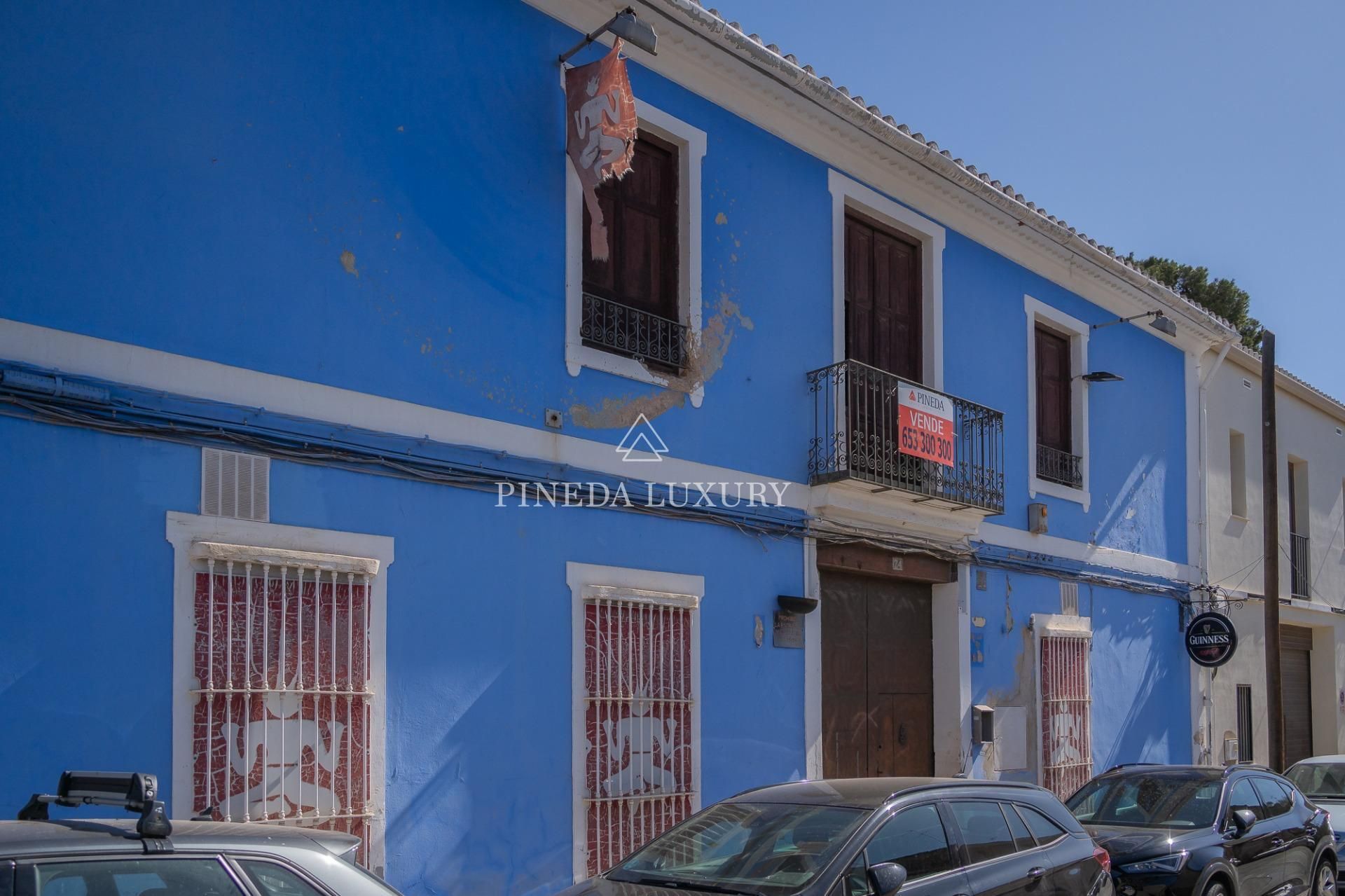 Building for sale in Calle de Líria, 22, Centro