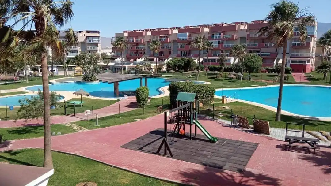 Piscina de Piso de alquiler en El Ejido con Aire acondicionado, Calefacción y Terraza
