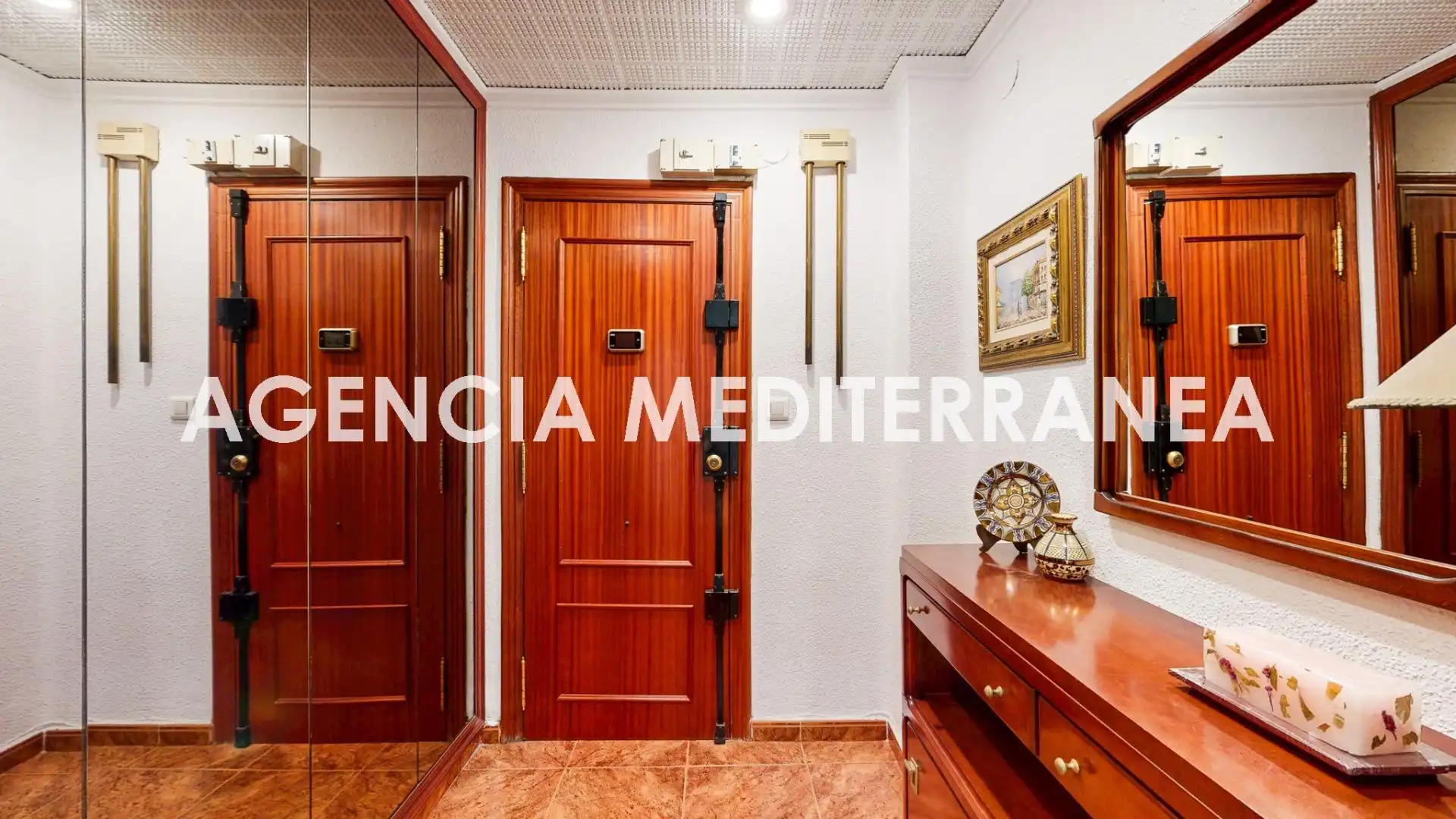 Flat for sale in Valencia  with Air Conditioner and Balcony