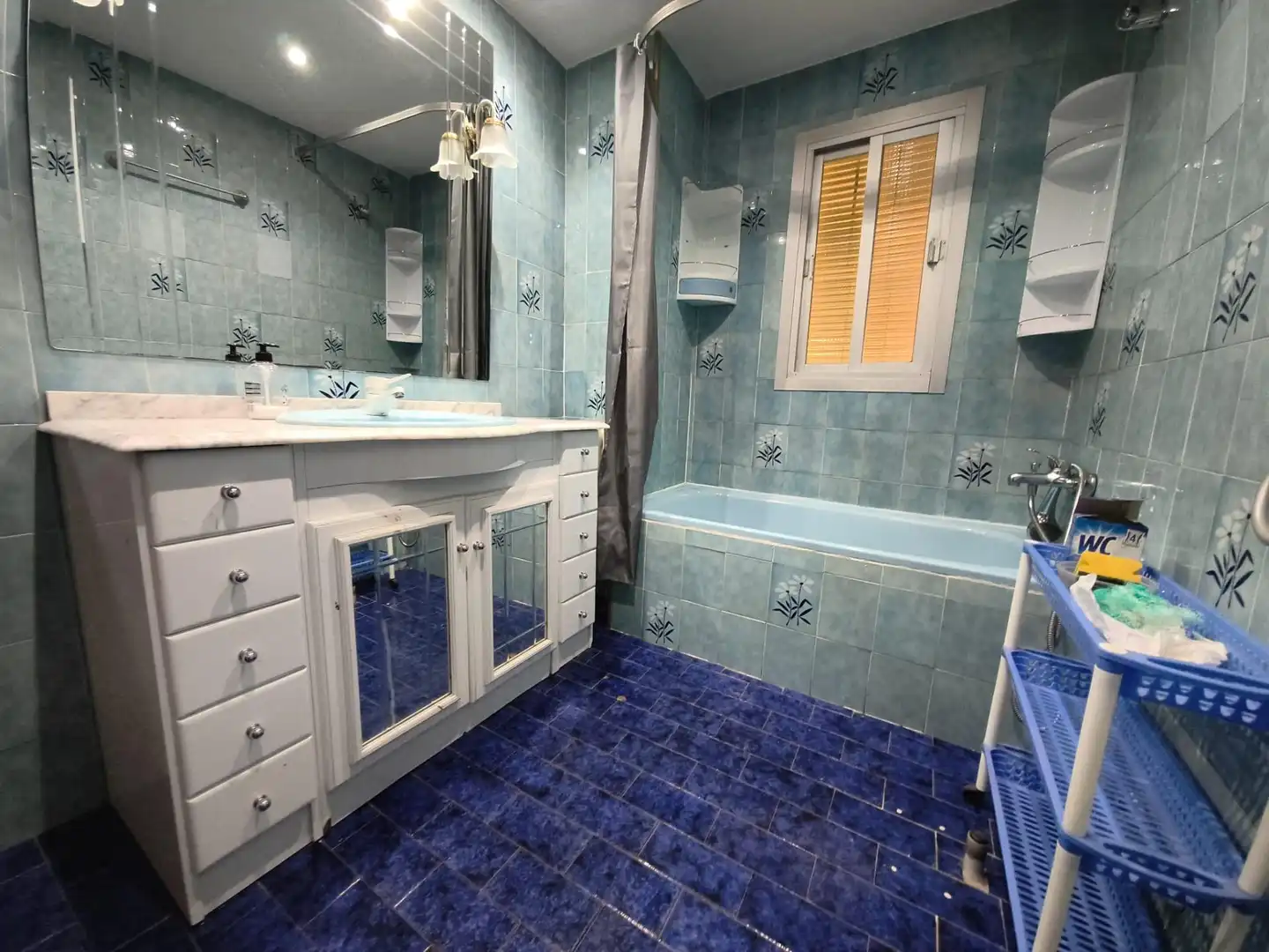 Bathroom of Flat for rent in Ronda