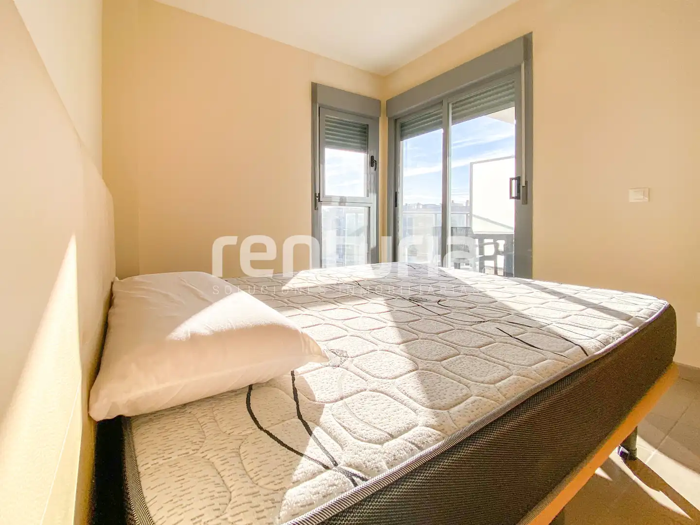 Schlafzimmer von Dachboden zur Miete in Almenara mit Klimaanlage, Privatgarten und Terrasse