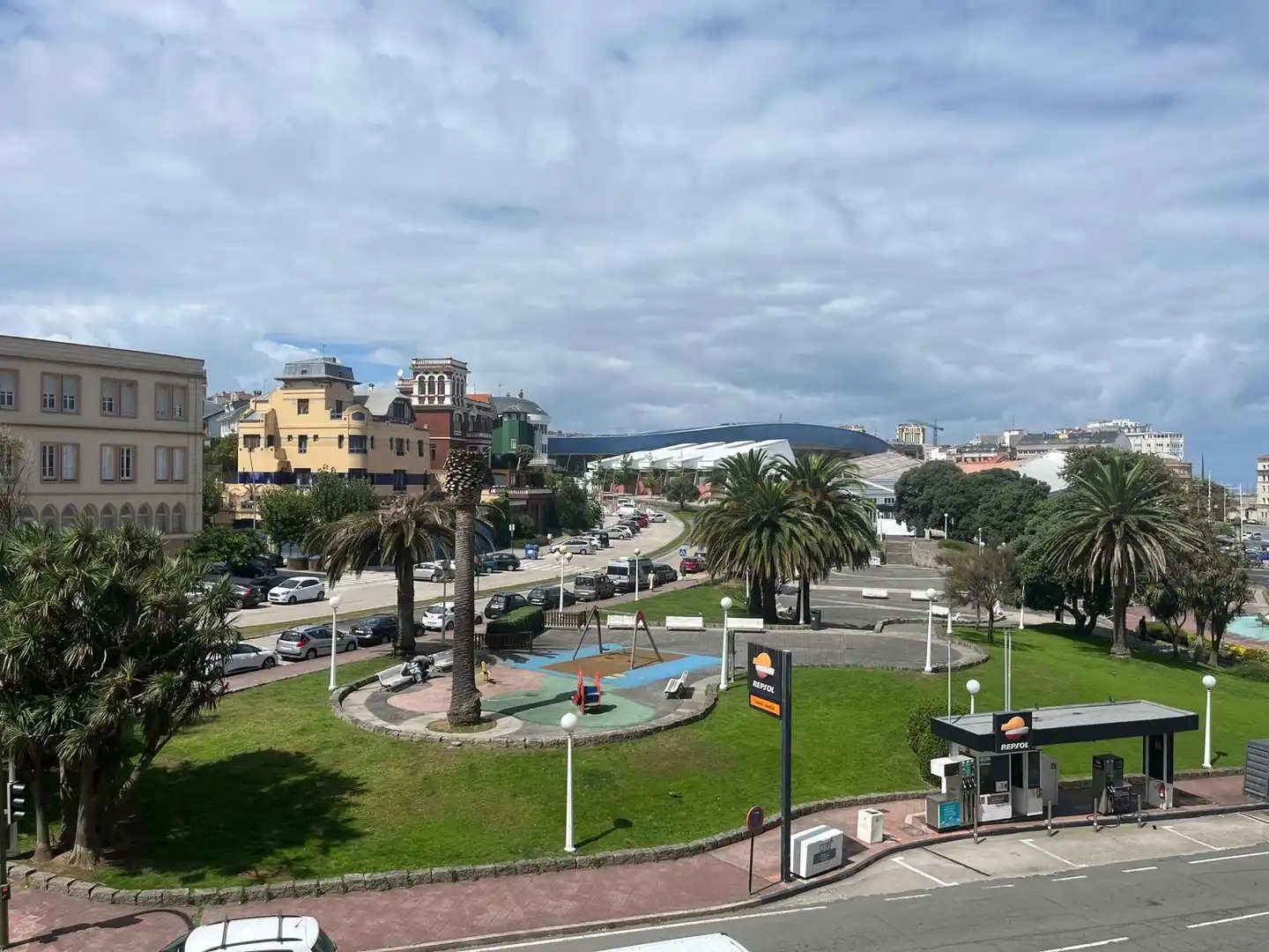 Vista exterior de Pis de lloguer en A Coruña Capital  amb Terrassa i Moblat