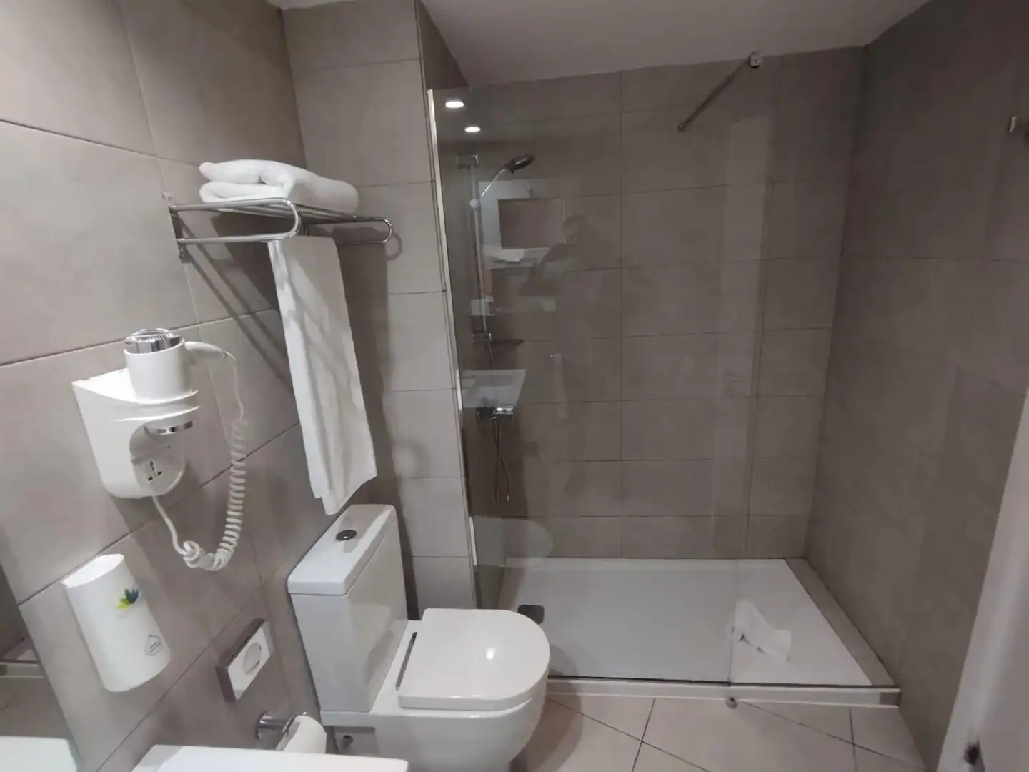 Baño de Apartamento en venta en San Bartolomé de Tirajana con Balcón y Piscina comunitaria