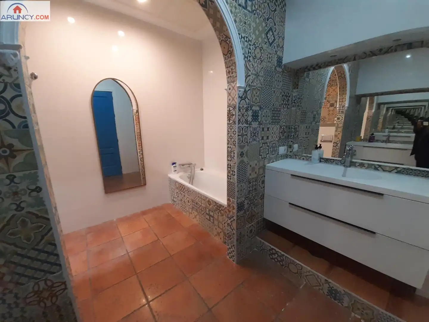 Baño de Piso de alquiler en Montequinto con Aire acondicionado, Jardín privado y Terraza