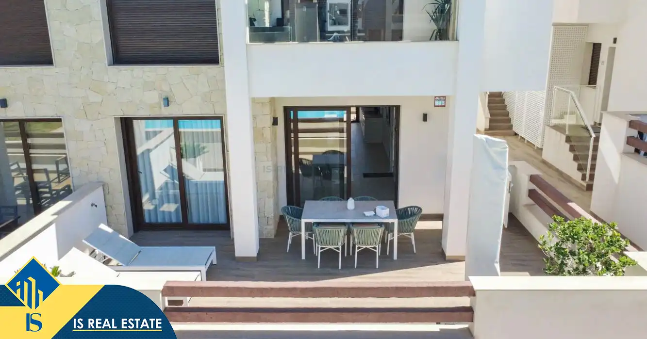 Apartamento con piscina en venta en Los Balcones - Los Altos, imagen 2