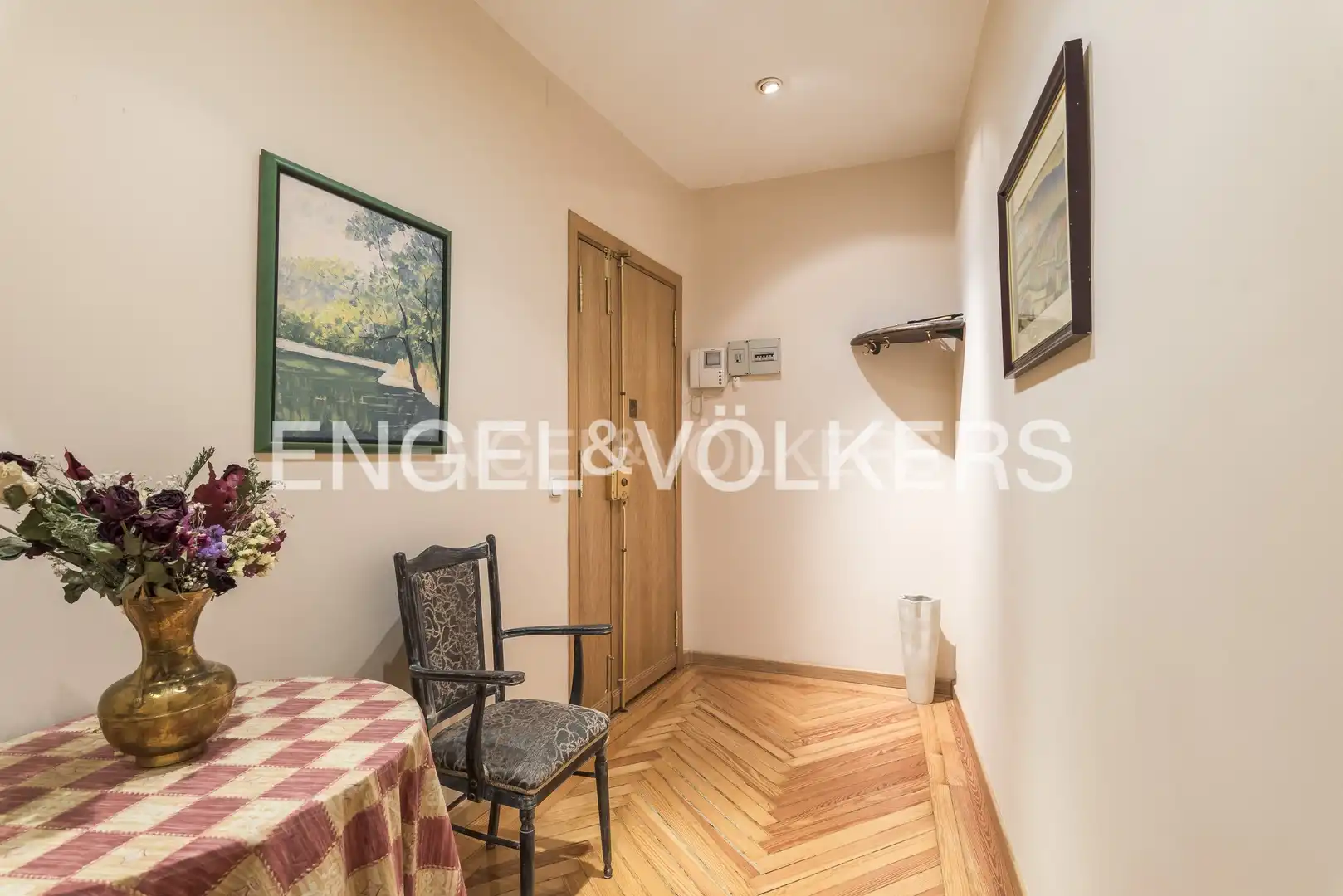 Flat for rent in Madrid  with Air Conditioner, Heating and Furnished