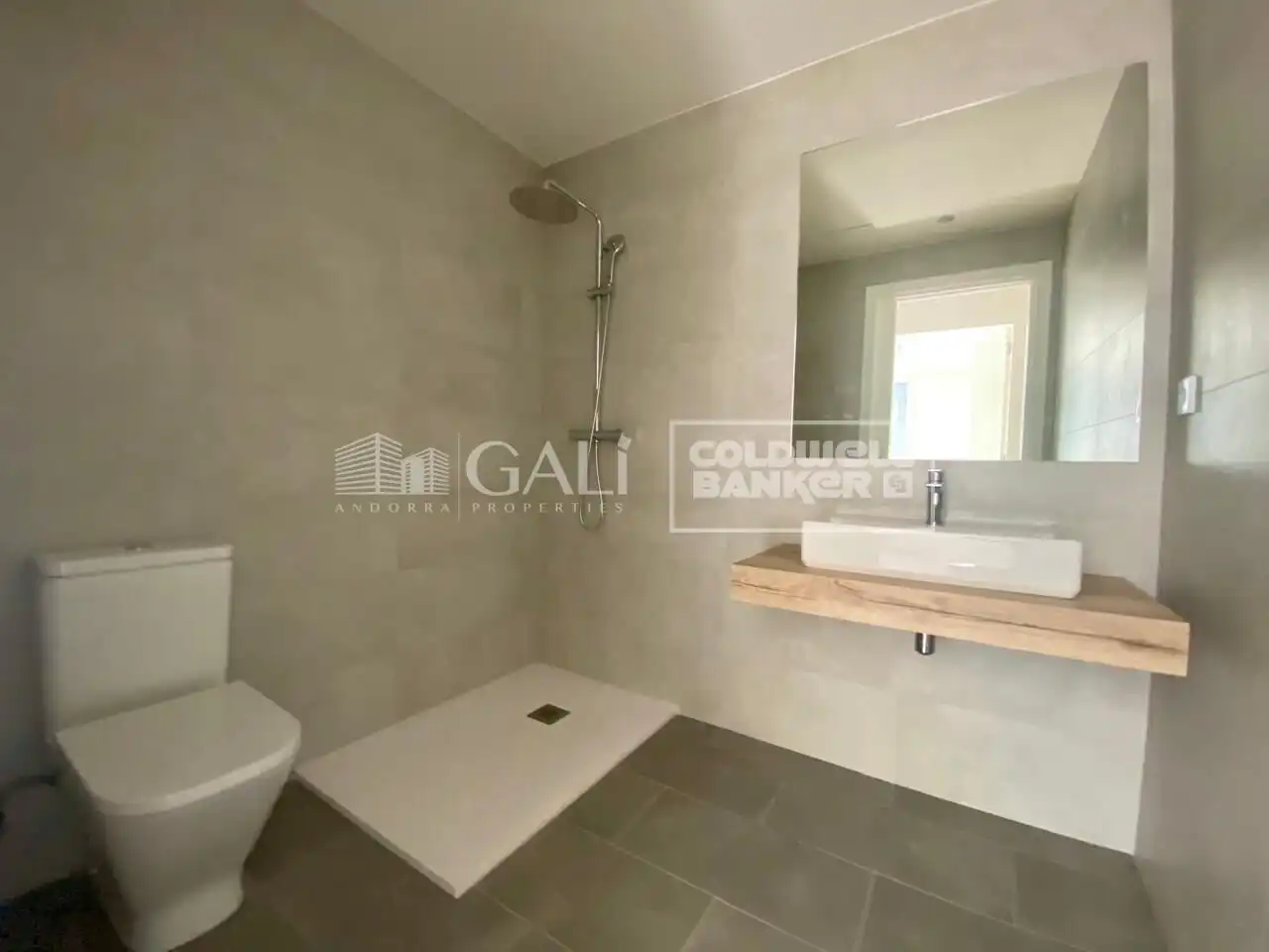 Baño de Ático de alquiler en Canillo con Calefacción, Jardín privado y Terraza