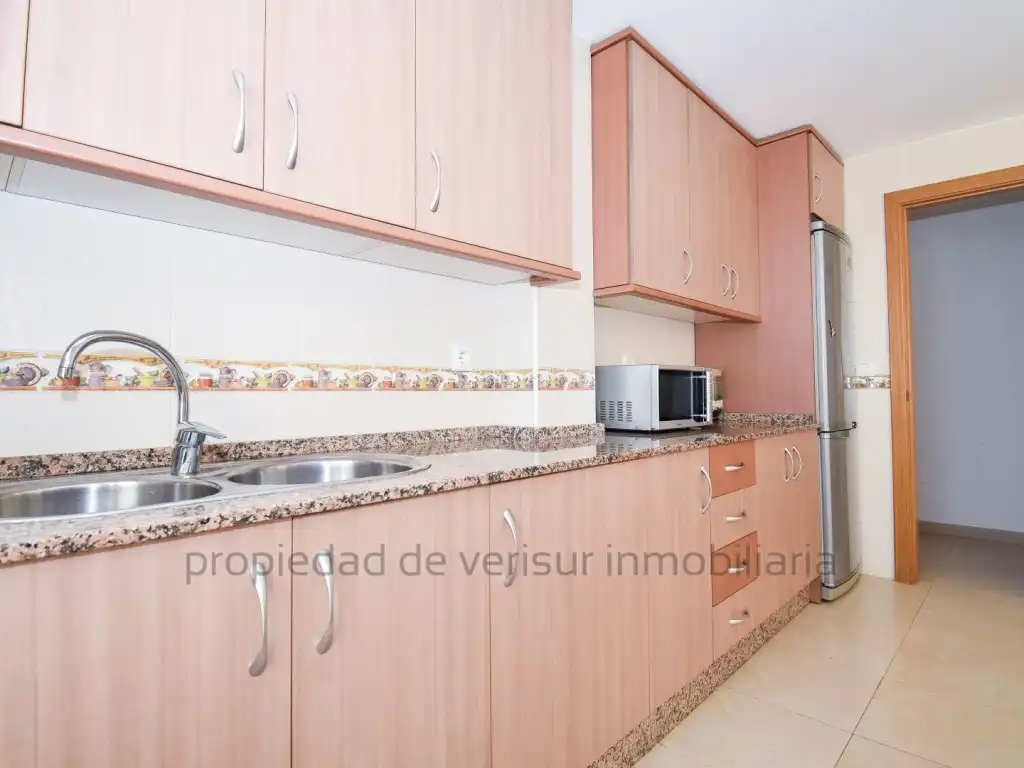 Cuina de Apartament de lloguer en Águilas amb Terrassa, Piscina i Moblat