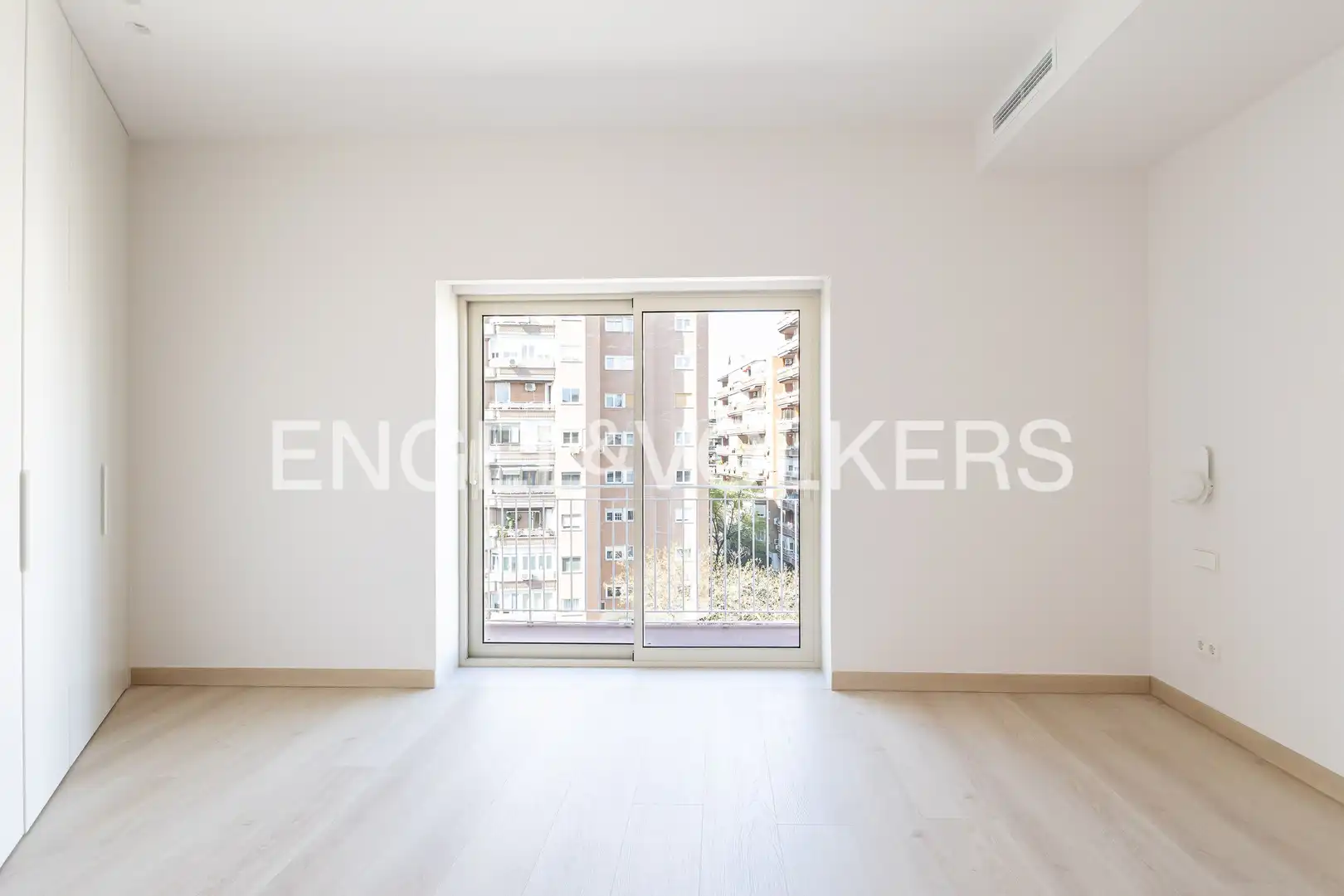 Exterior view of Flat for sale in Madrid  with Air Conditioner, Heating and Terrace