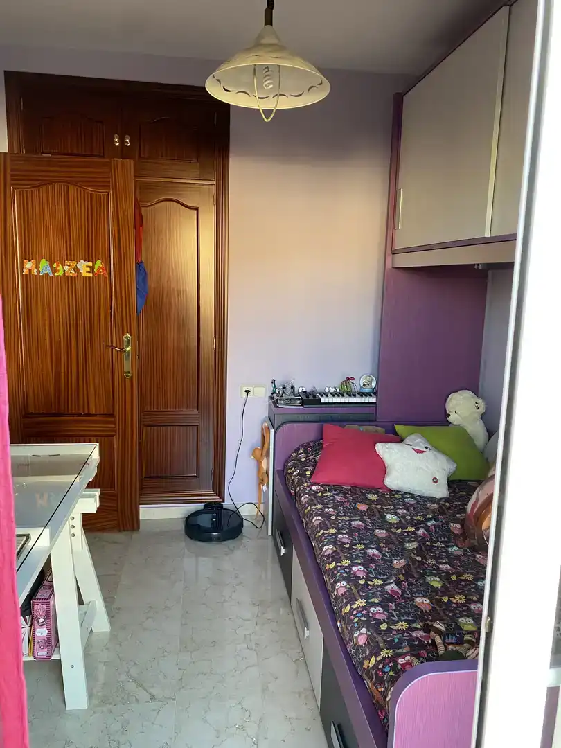 Dormitori de Casa adosada en venda en Peligros amb Aire condicionat i Balcó