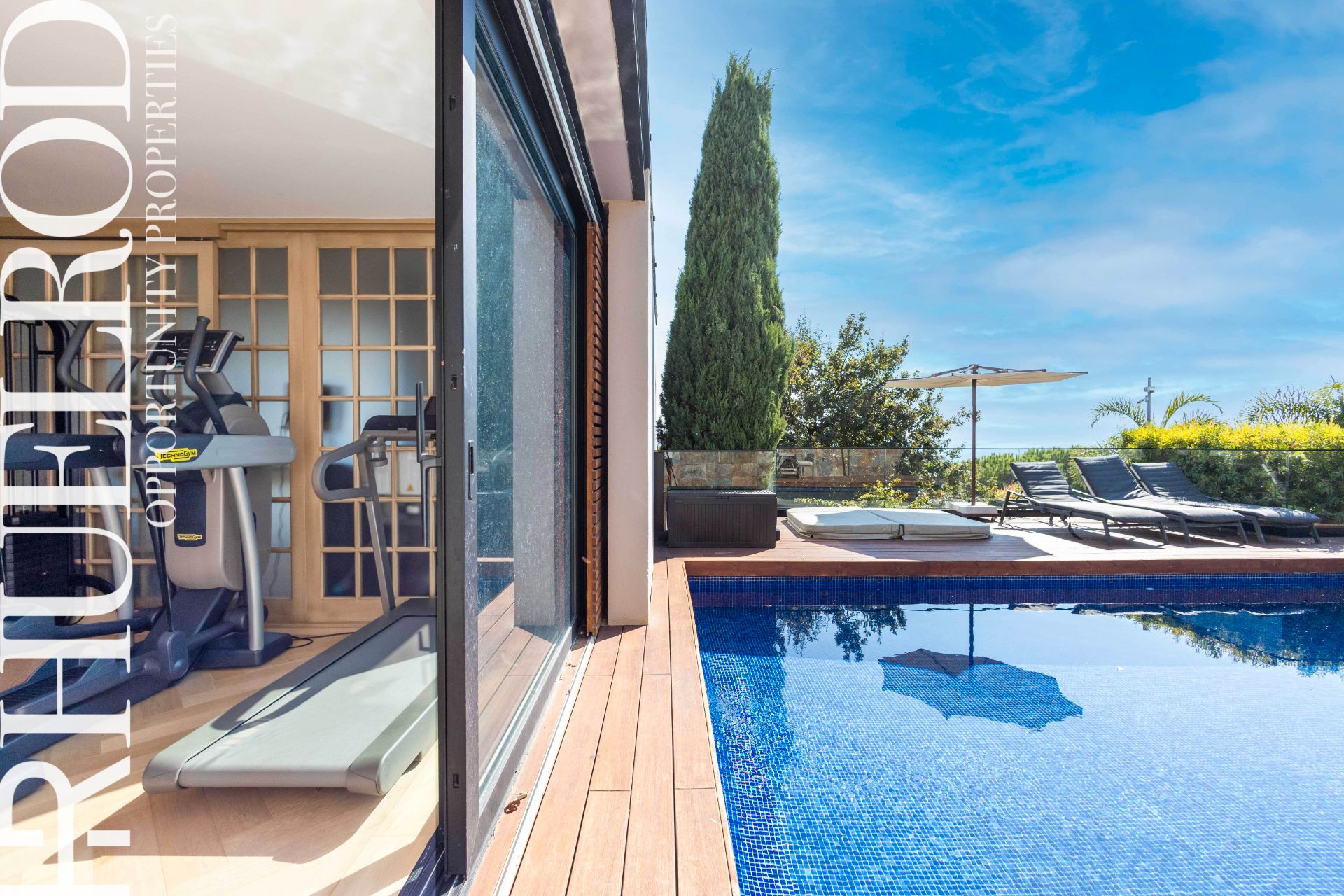Piscina de Casa o chalet en venta en Calella con Aire acondicionado, Calefacción y Jardín privado