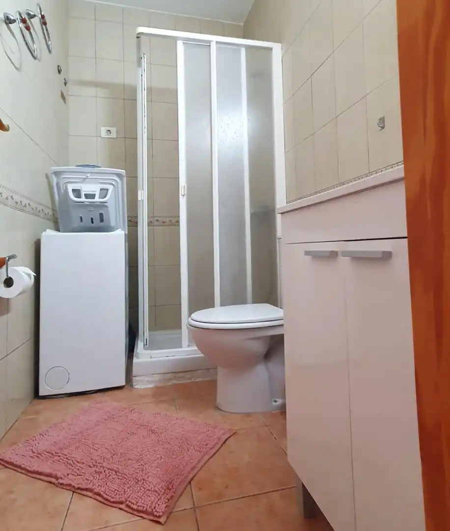 Bany de Pis de lloguer en Arona amb Terrassa, Moblat i Piscina comunitària