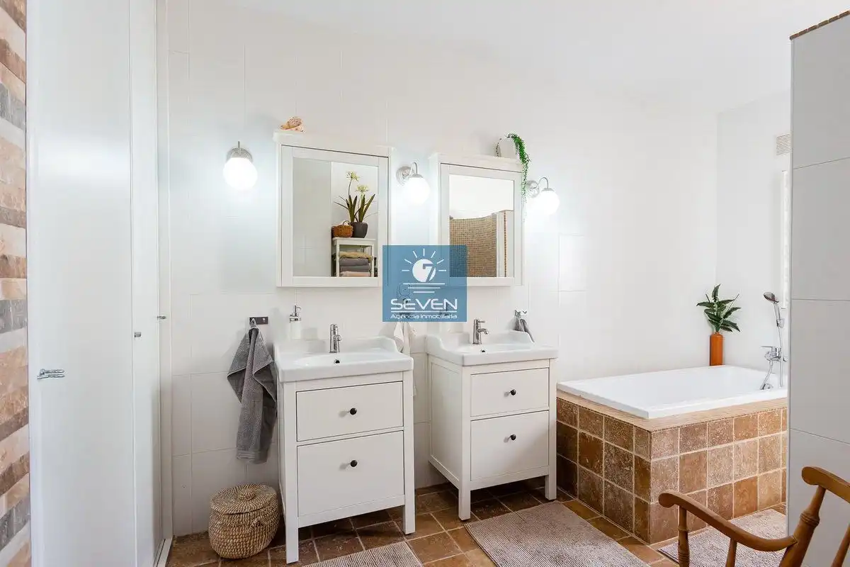 Bathroom of Houses for rent in Almuñécar  with Air Conditioner, Heating and Private garden