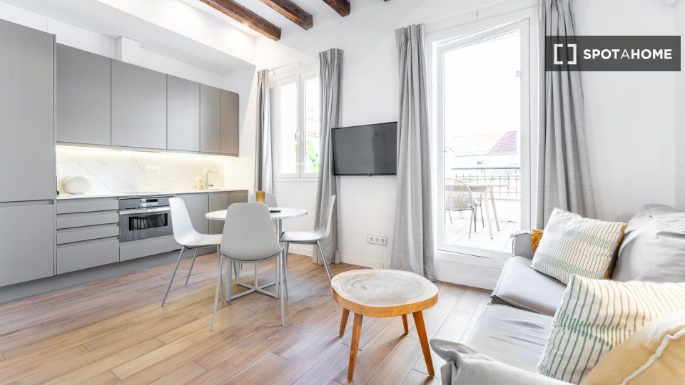 Piso de alquiler en Ríos Rosas - Nuevos Ministerios