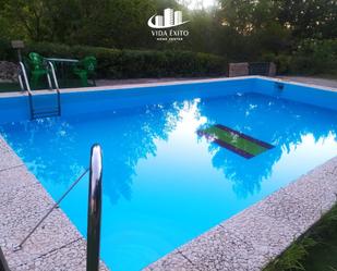 Swimming pool of Single-family semi-detached for sale in Valdepeñas de Jaén  with Terrace, Storage room and Swimming Pool