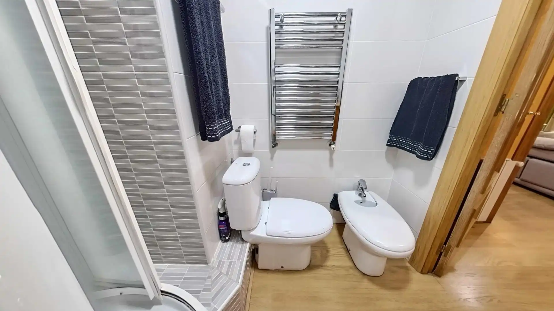 Baño de Piso en venta en Santa Coloma de Gramenet con Aire acondicionado, Calefacción y Parquet