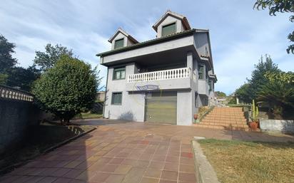 Exterior view of House or chalet for sale in Vigo   with Heating, Private garden and Parquet flooring