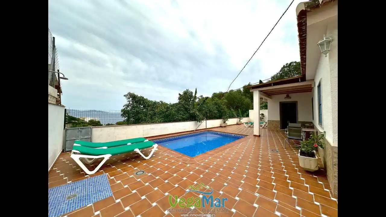 Exterior view of Country homes for rent in Almuñécar  with Terrace and Swimming Pool