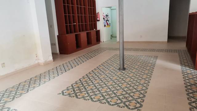 Local comercial en Alquiler en Calle de Colon, 25 en Benetússer