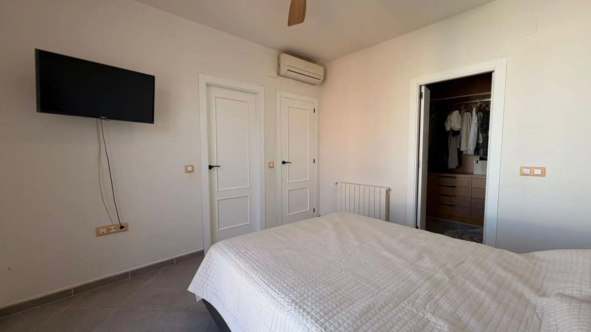 Schlafzimmer von Einfamilien-Reihenhaus zum Verkauf in Villanueva de Castellón mit Klimaanlage und Abstellraum