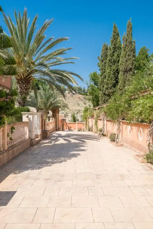 Vista exterior de Casa o xalet en venda en Elche / Elx amb Aire condicionat, Calefacció i Jardí privat