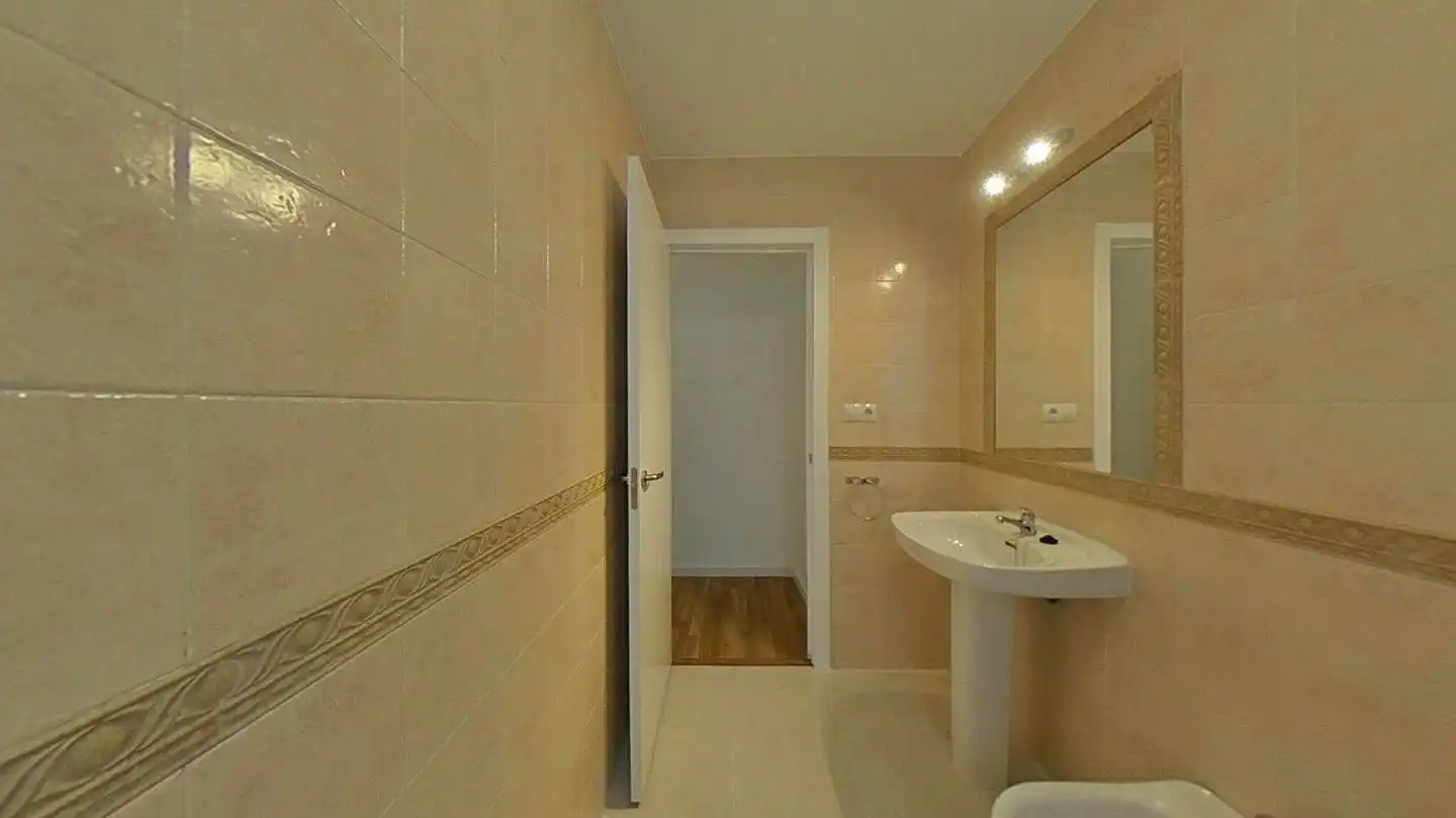 Bathroom of Flat for sale in Sevilla