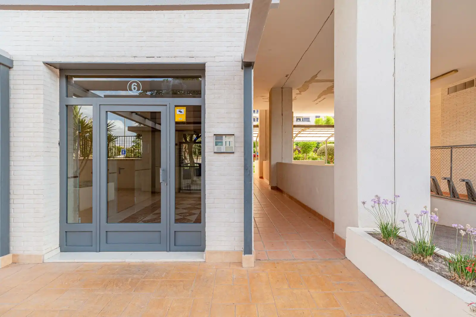 Piso en venta en Alicante / Alacant con Aire acondicionado, Terraza y Trastero