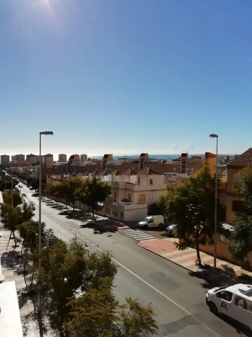 Vista exterior de Piso de alquiler en Roquetas de Mar con Aire acondicionado, Calefacción y Terraza