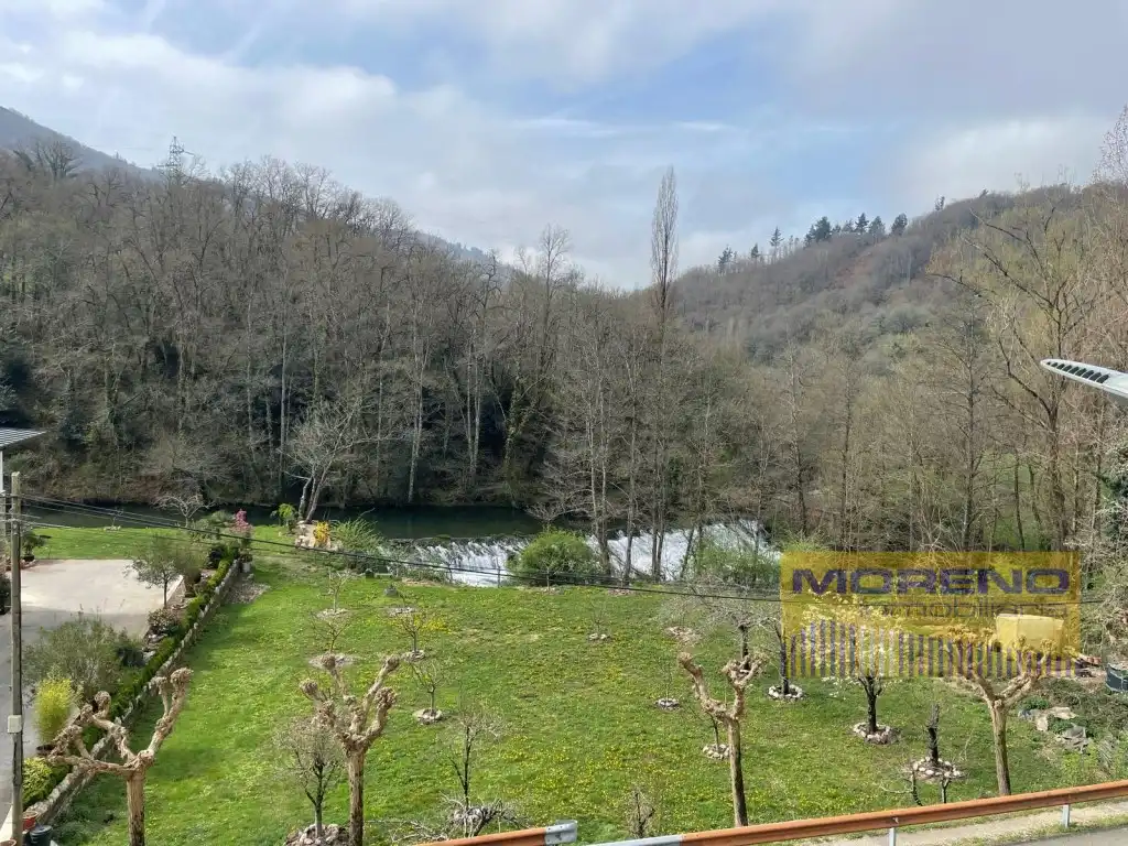 Pis en venda a Samos