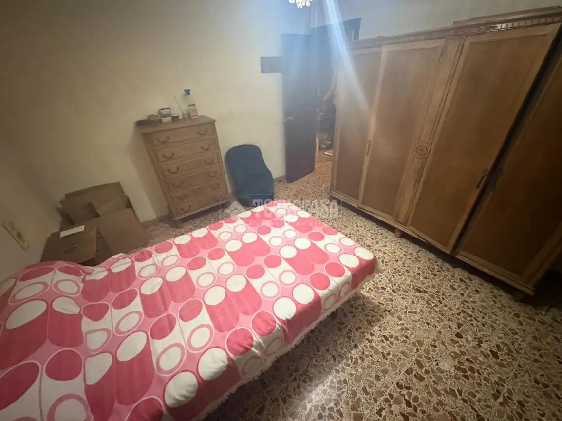 Schlafzimmer von Wohnung zum Verkauf in Burjassot