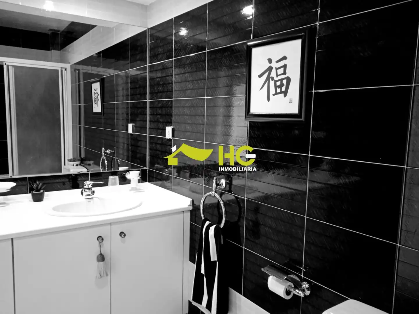 Bathroom of Flat for share in Villaviciosa de Odón  with Air Conditioner, Heating and Furnished