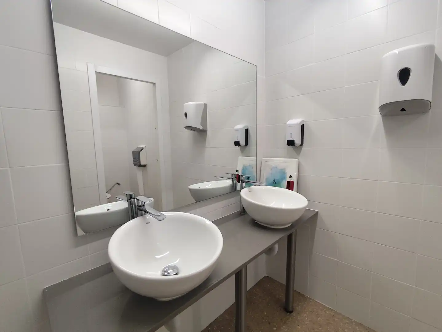 Badezimmer von Büro zur Miete in Barcelona mit Klimaanlage und Alarm