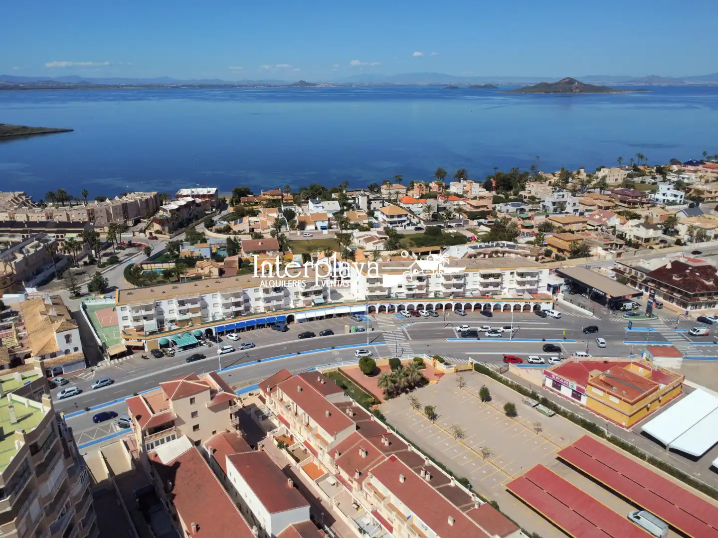 Vista exterior de Apartament en venda en La Manga del Mar Menor amb Aire condicionat, Terrassa i Moblat