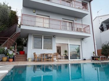 Villa con balcone in vendita a Sant Cebrià de Vallalta