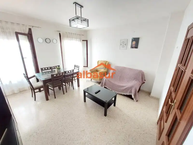 Vista exterior de Piso en venta en Fernán-Núñez con Amueblado