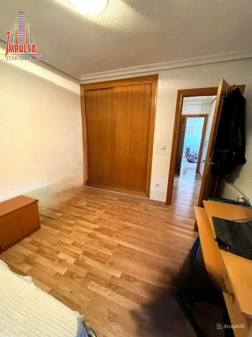 Habitación de Piso en venta en Albacete con Calefacción, Amueblado y Balcón