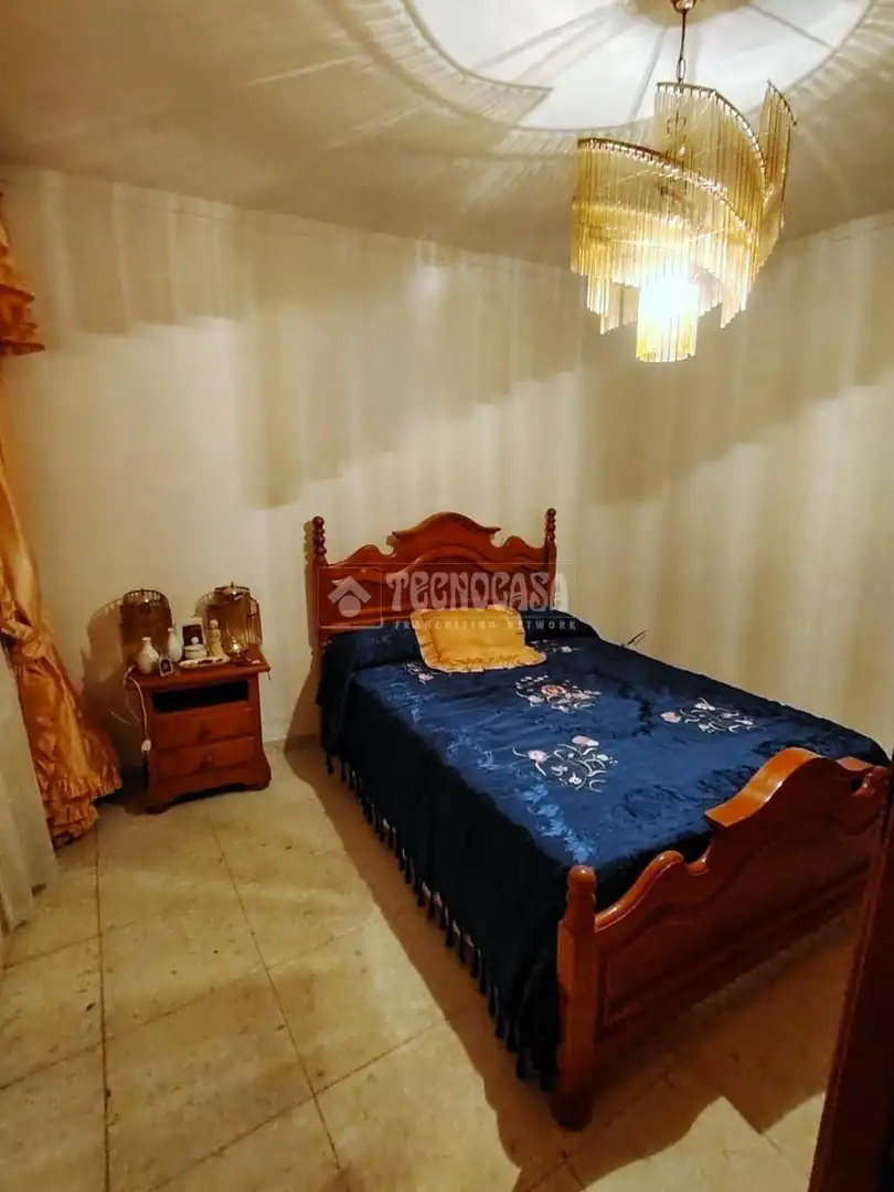 Dormitori de Casa o xalet en venda en Marchena