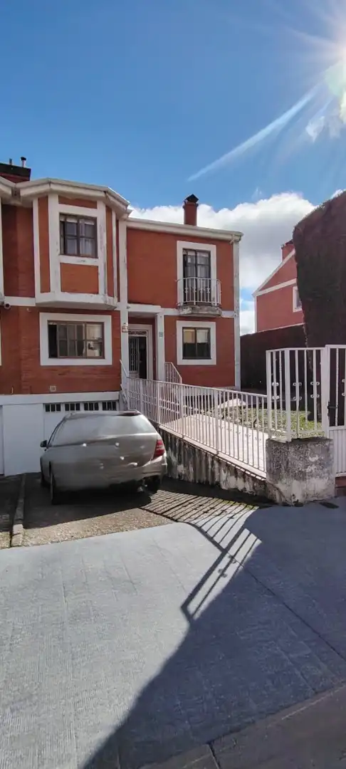 Vista exterior de Casa o chalet en venta en Santa Marta de Tormes con Calefacción, Jardín privado y Parquet