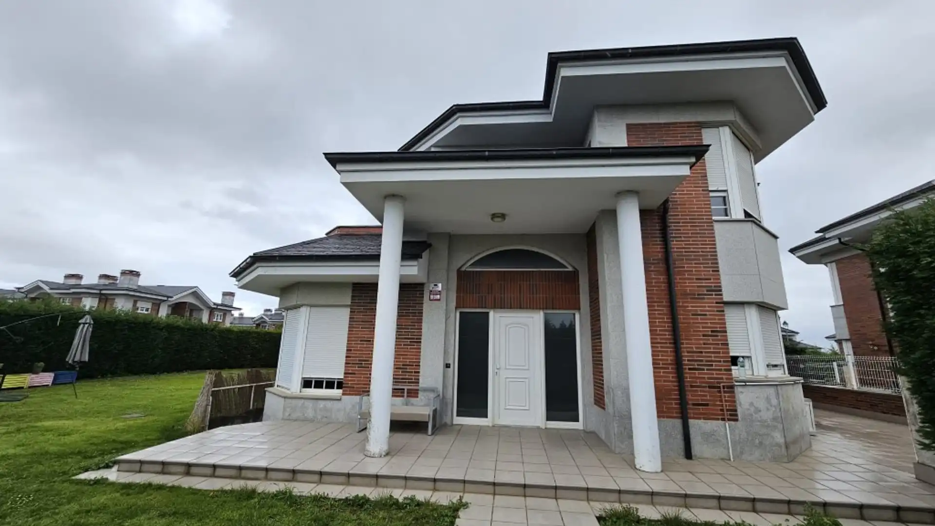 Vista exterior de Casa o chalet en venta en Corvera de Asturias