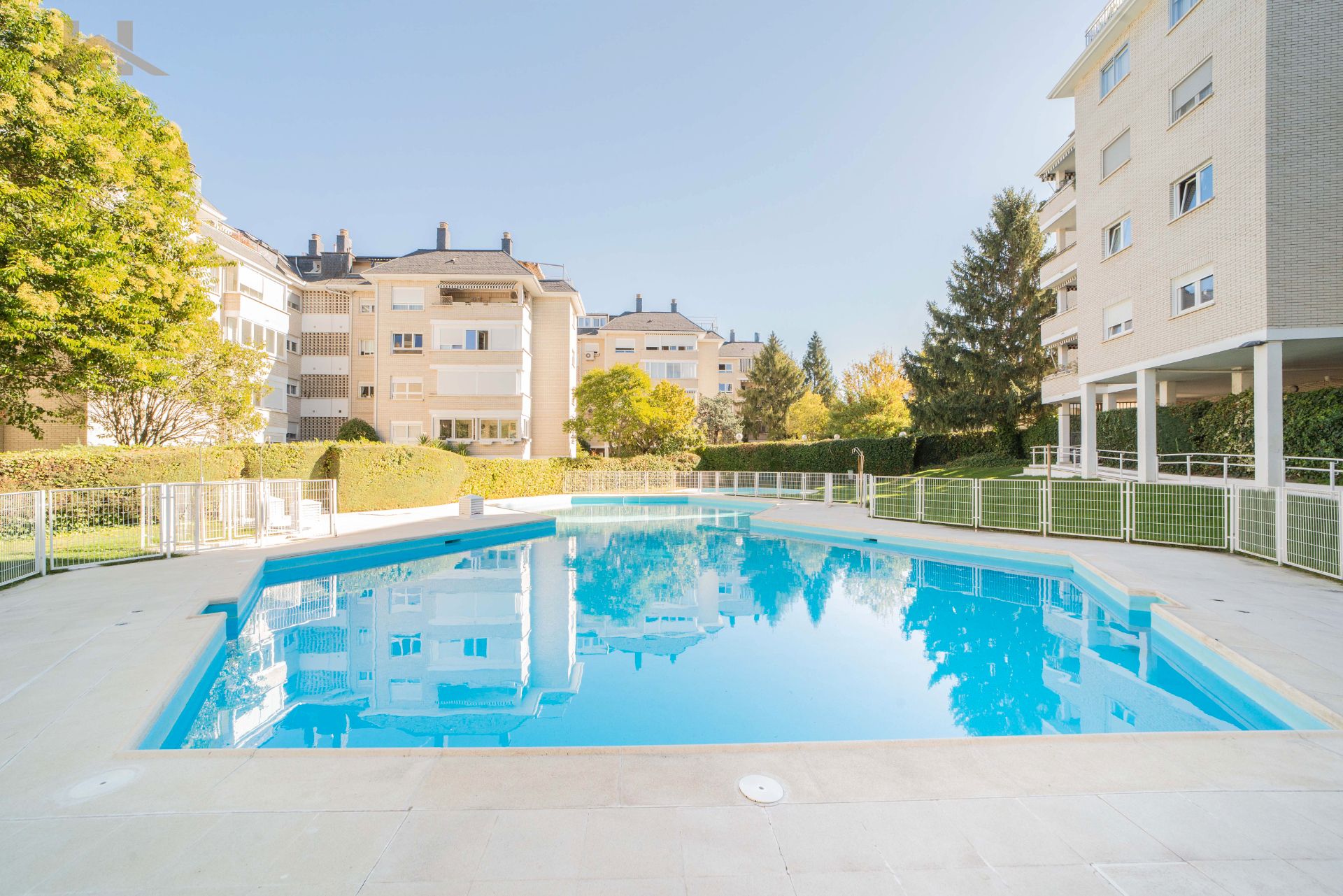 Swimming pool of Flat for sale in Colmenar Viejo  with Air Conditioner, Heating and Parquet flooring