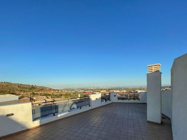Neubau-Penthouse mit Aufzug zum Verkauf in Calle Molino Marco