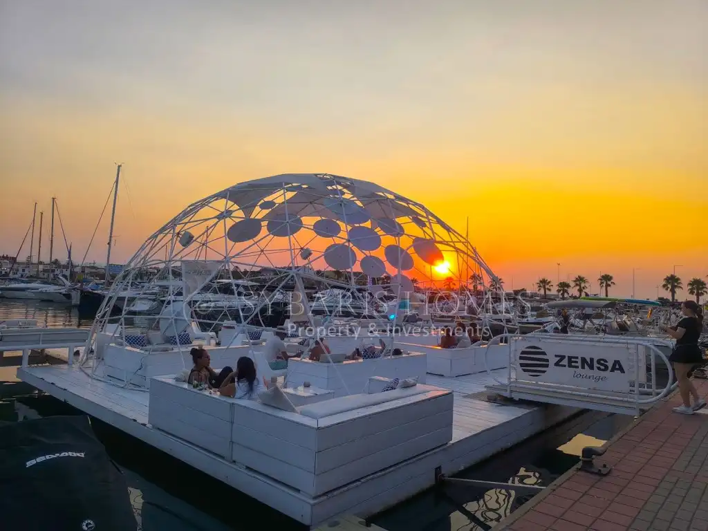 Terraza de Apartamento de alquiler en Dénia con Aire acondicionado, Jardín privado y Piscina