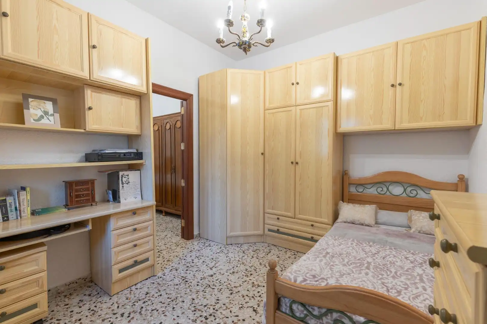 Bedroom of Flat for sale in Granada  with Air Conditioner, Heating and Storage room