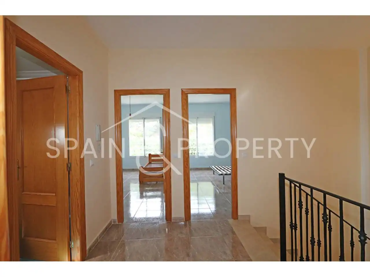 Casa adosada en venta en Montroi / Montroy